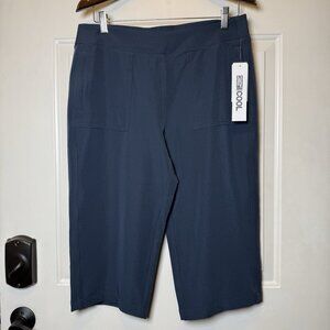 32 Degrees Cool Women’s Capri Active Pants Sz M Collegiate Blue NWT